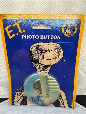Vintage 1982 E.T. Photo Button in Original Package